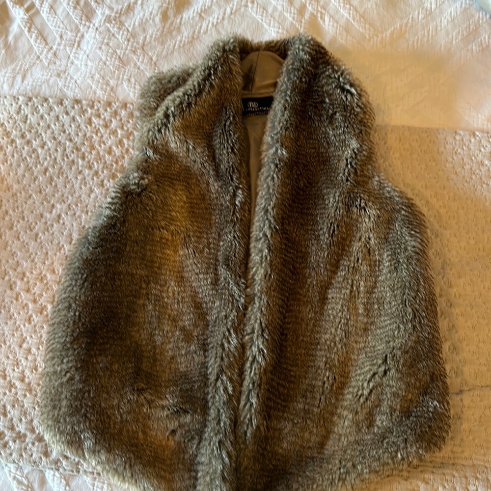 Furry vest size M